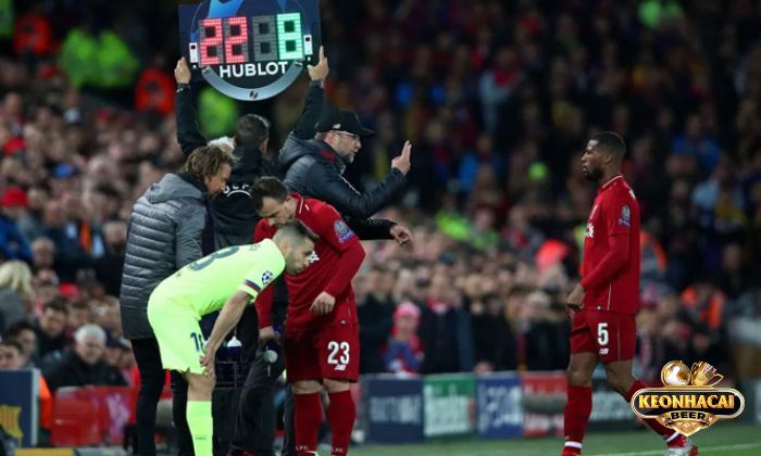 Cầu thủ dự bị được vào sân nhằm thay đổi chiến thuật thi đấu Cầu thủ dự bị được vào sân nhằm thay đổi chiến thuật thi đấu